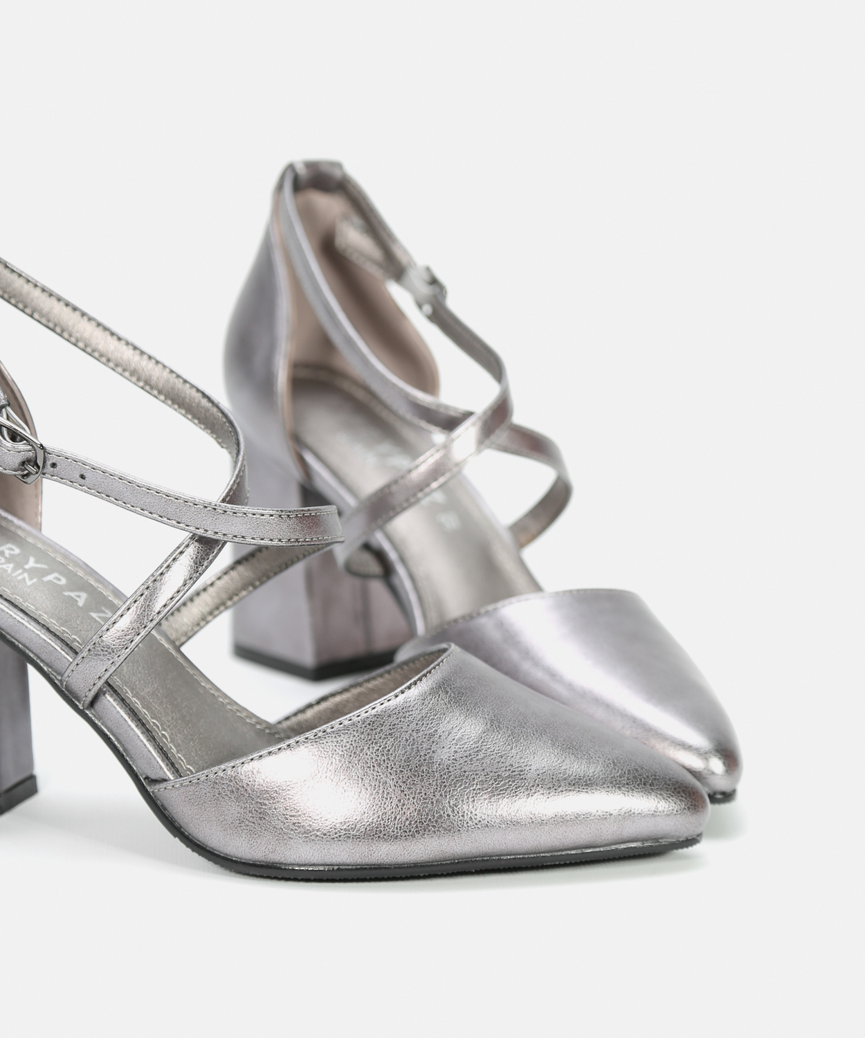 Zapatos tac&oacute;n tiras cruzadas image number null